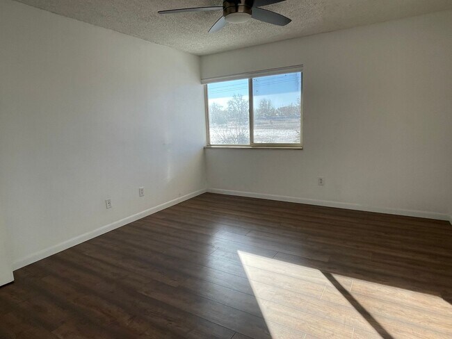 Building Photo - Fully Updated Gunbarrel Condo 2 Bedroom & 2 Bath