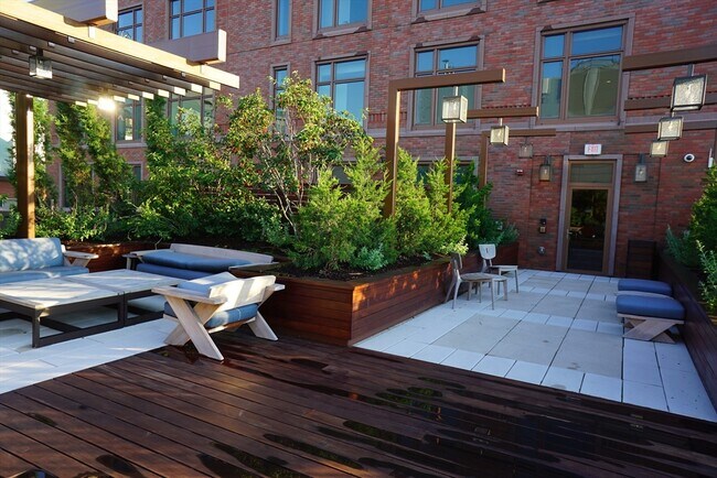 Building Photo - 100 Lovejoy Pl