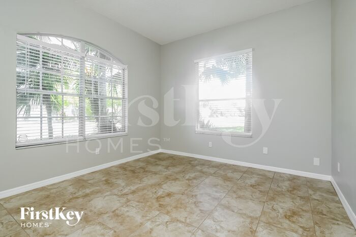 Building Photo - 3545 Amaca Cir