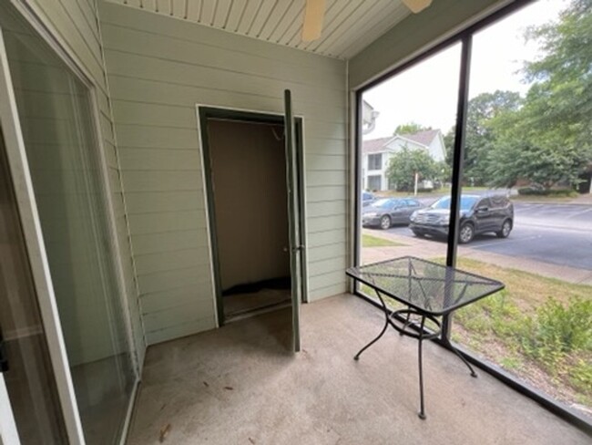 Building Photo - Auburn Condo- Fully updated, close to campus