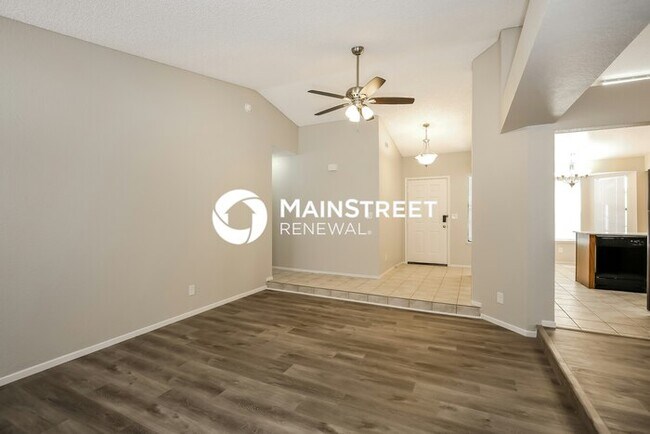 Building Photo - 3 Bedroom Pet-Friendly Home in NORTH LAS VEGAS, NV with Main Street Renewal