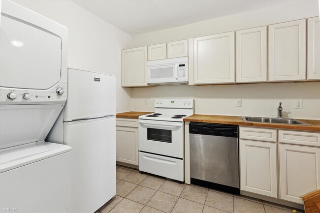 Building Photo - 2 br, 2 bath Triplex - 1616 WILLINGTON ST ...