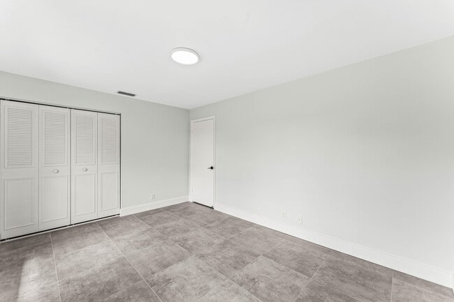 Building Photo - 711 Laconia Cir