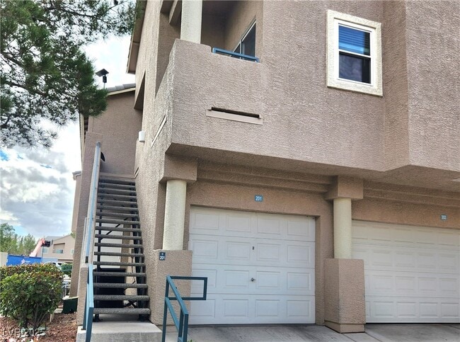 Building Photo - 2053 Quartz Cliff St