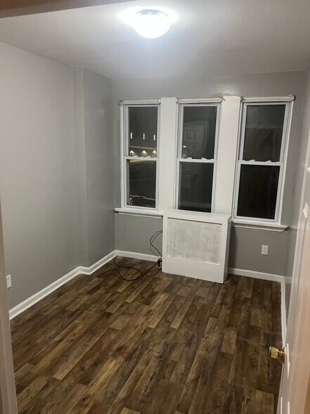 Building Photo - 870 Marcella St