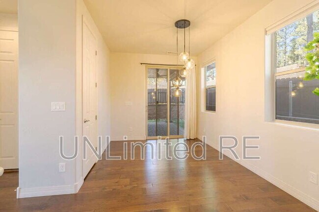 Building Photo - 2513 W Pollo Cir