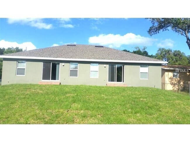 Building Photo - MOVE IN SPECIAL- 2/2 Duplex  in St. Cloud Close to Lakefront