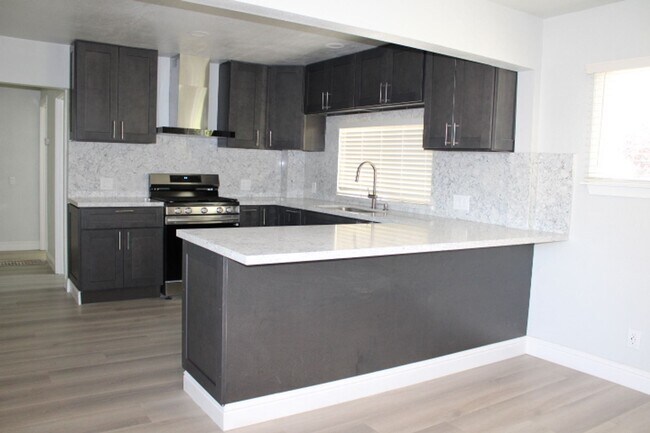 Building Photo - 2680 Appian Way