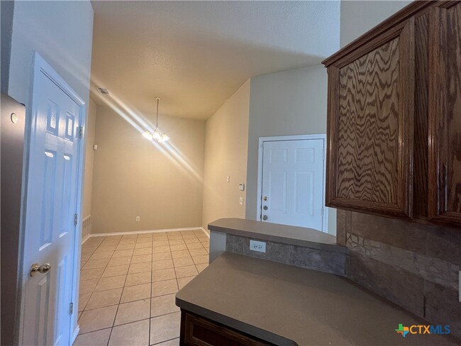 Building Photo - 1309 Cavalry Ln