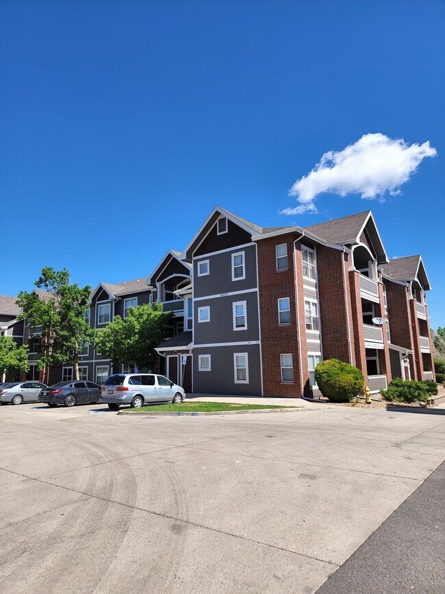 Building Photo - 2 Bed 2 Bath Condo With Balcony!