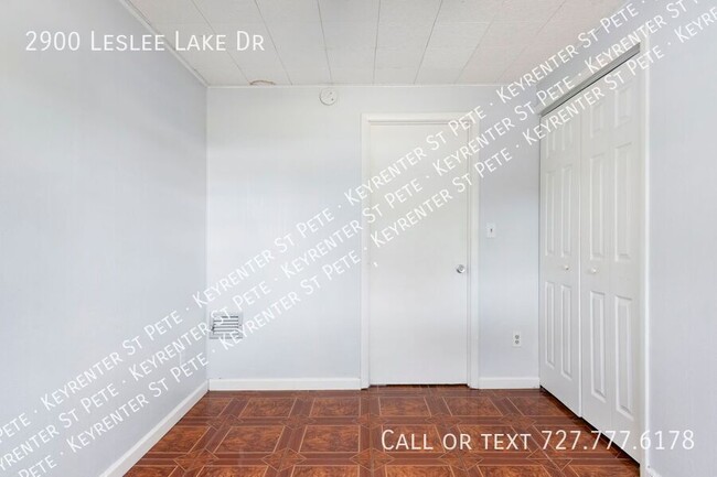 Building Photo - 2900 Leslee Lake Dr N
