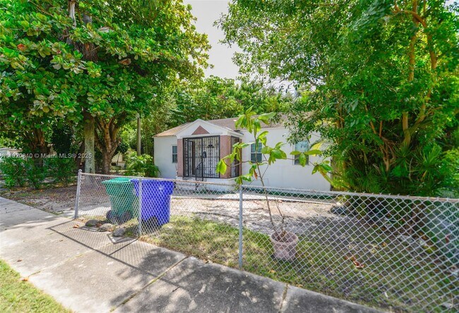 Building Photo - 1250 NW 43rd St