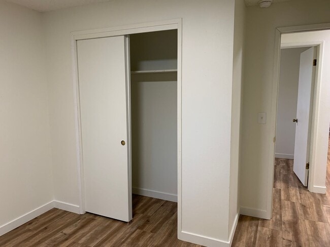 Building Photo - **Daisey King **