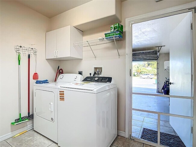 Building Photo - 145 Spur Dr