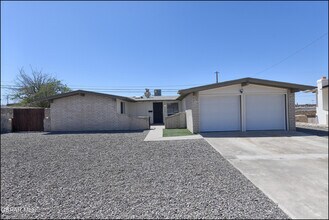 Building Photo - 7117 Alto Rey Ave