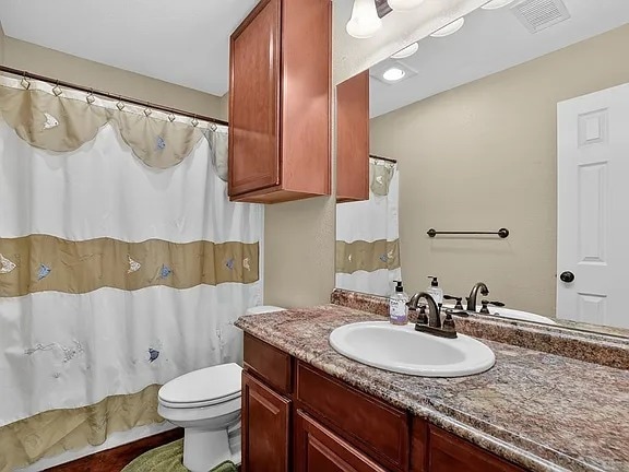 Building Photo - Comfy 4-Bed Midland Home with all appliances, backyard, attached garage, 6 min to grocery store