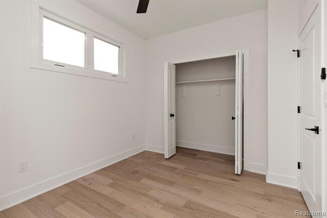 Building Photo - 2037 11th St