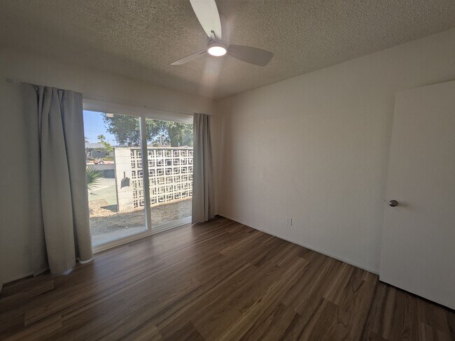 Building Photo - $$$$$$500 MOVE IN BONUS!!!!Freshly Remodel...