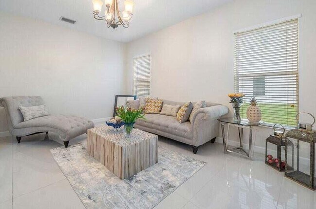 Building Photo - 9271 Madewood Ct