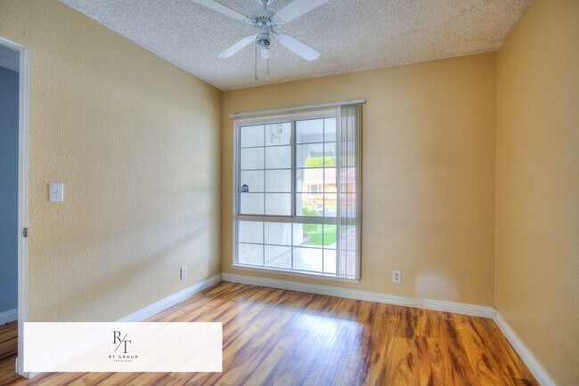 Building Photo - Welcome to Your Stylish Diamond Bar Home!