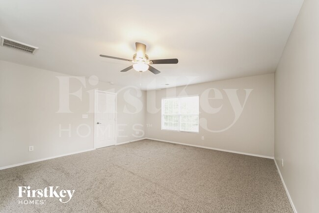 Building Photo - 4031 Larkhaven Village Dr