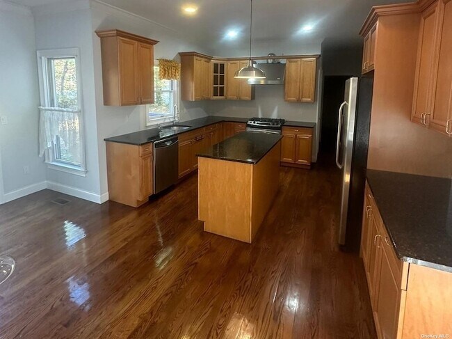 Building Photo - 57A Hillwood Dr