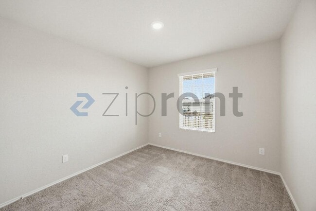 Building Photo - 2781 Rosefinch