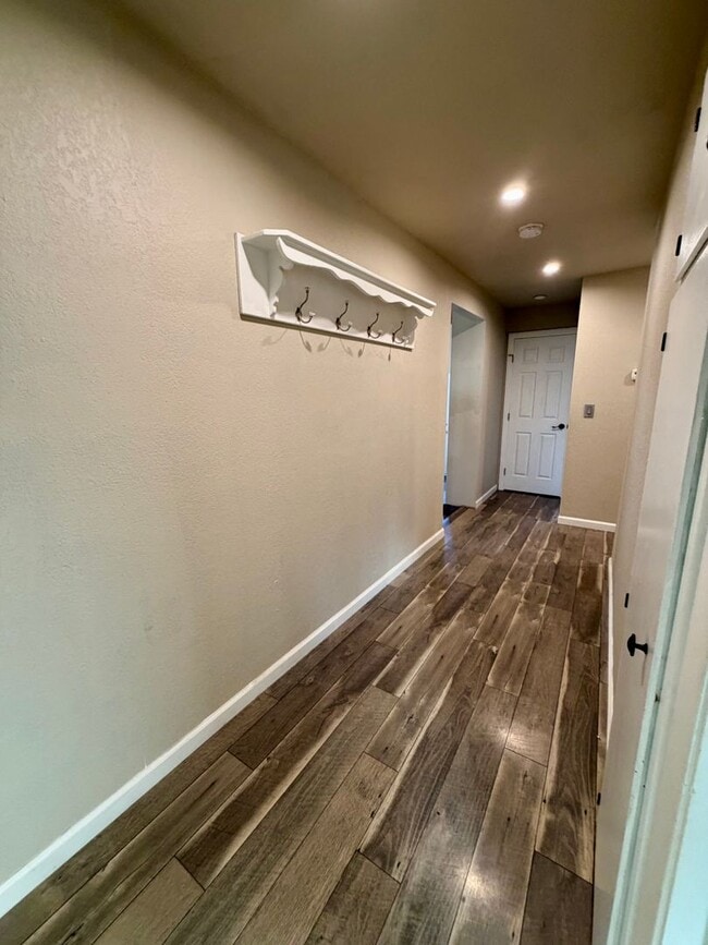 Building Photo - 3 BED 2 BATH HOME IN COTTONWOOD, CA WITH ACREAGE & $500 MOVE IN SPECIAL