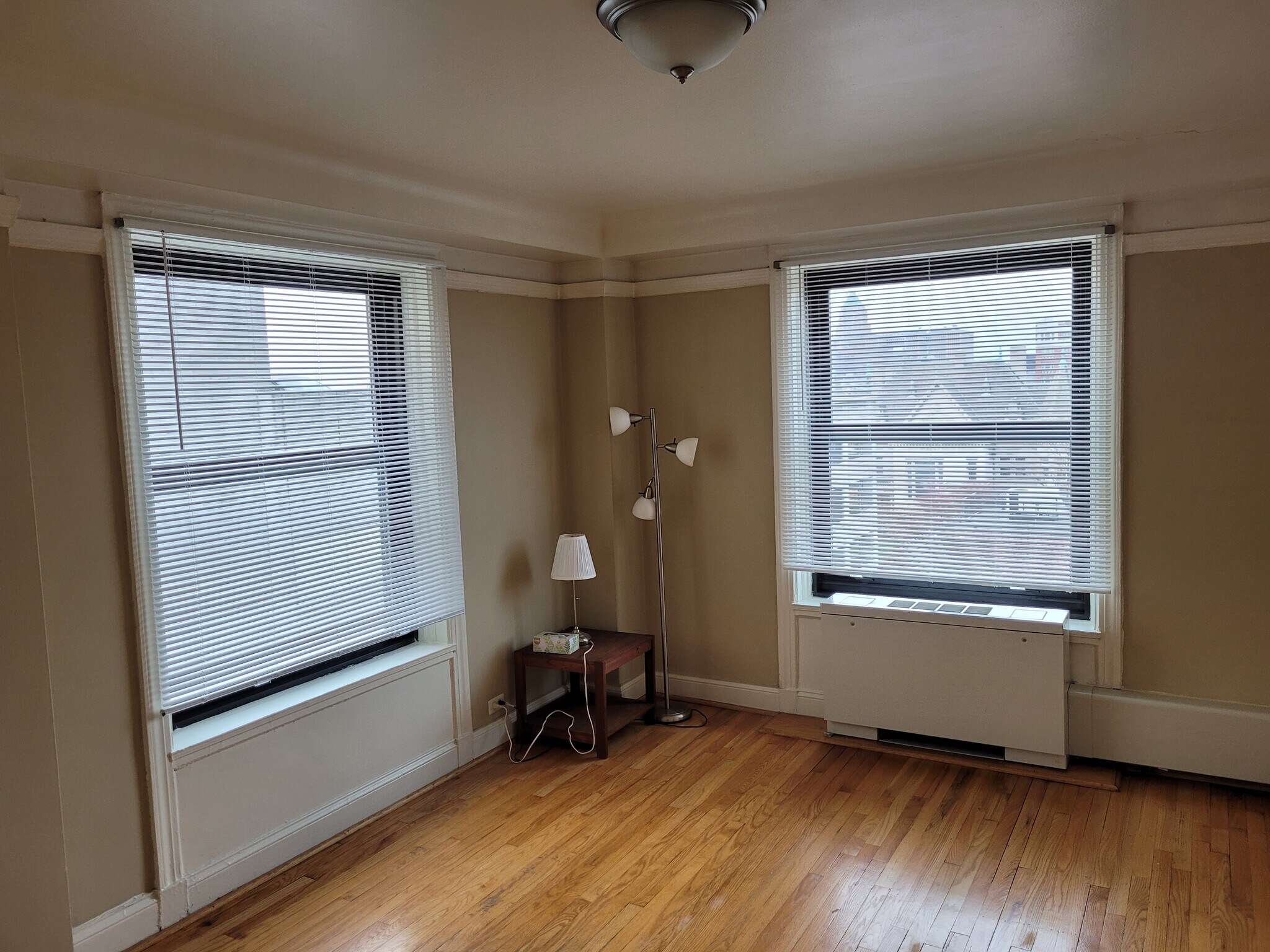 Building Photo - 15 E Kirby St