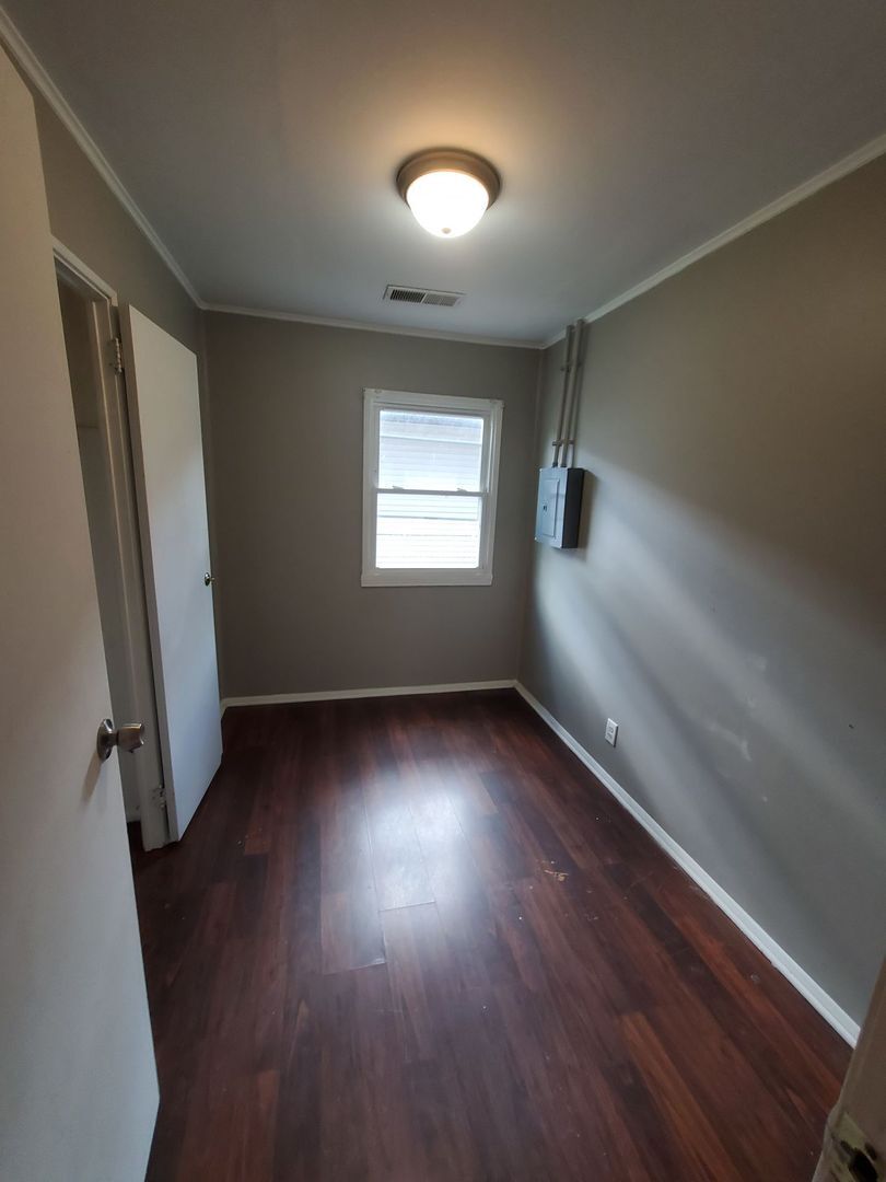 Building Photo - 5320 N 45th St