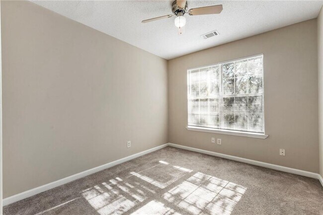 Building Photo - 6750 Sunset Hills Blvd