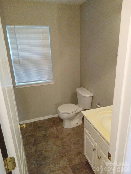 Building Photo - 738 Ablow Dr