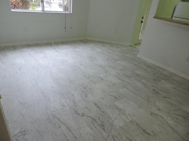 Building Photo - 11032 Legacy Dr