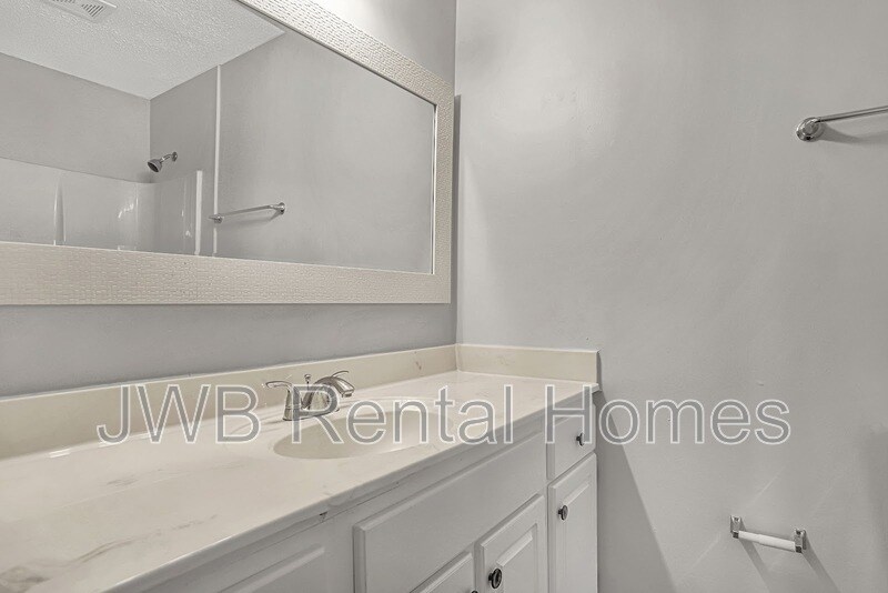 Building Photo - 10825 Key Haven Blvd