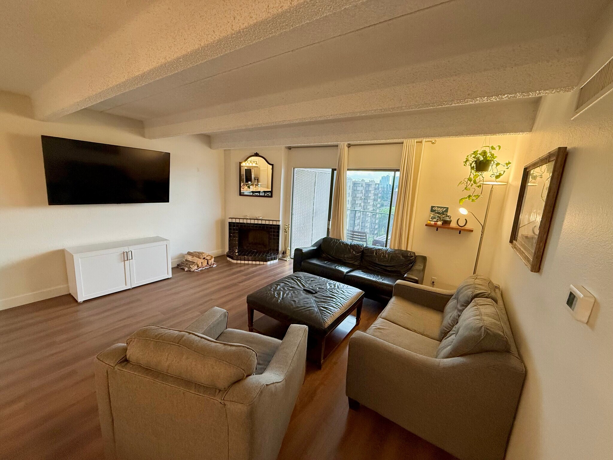 Building Photo - 777 N Washington St