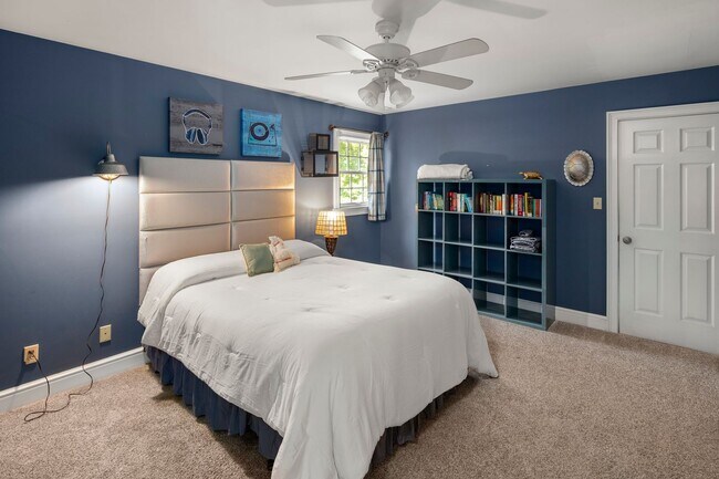 Building Photo - Spacious 6-Bedroom Furnished Home Near Ash...