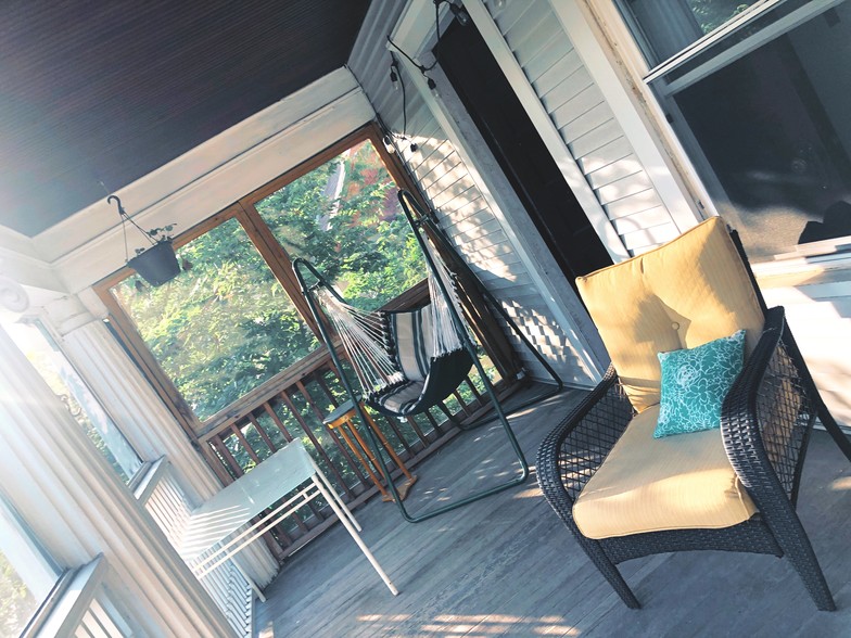 One more of the screen porch! - 1120 SE 7th St