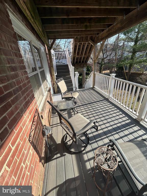 Building Photo - 214 Grayling Ave