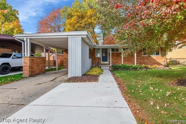 Building Photo - 881 Brooklawn Dr