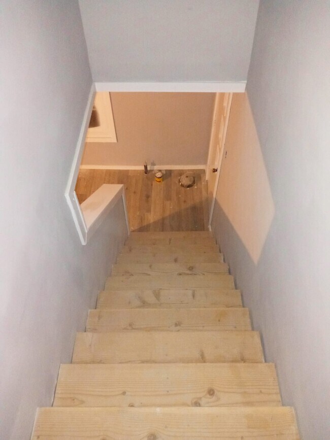 Building Photo - 27 Cottage Ave