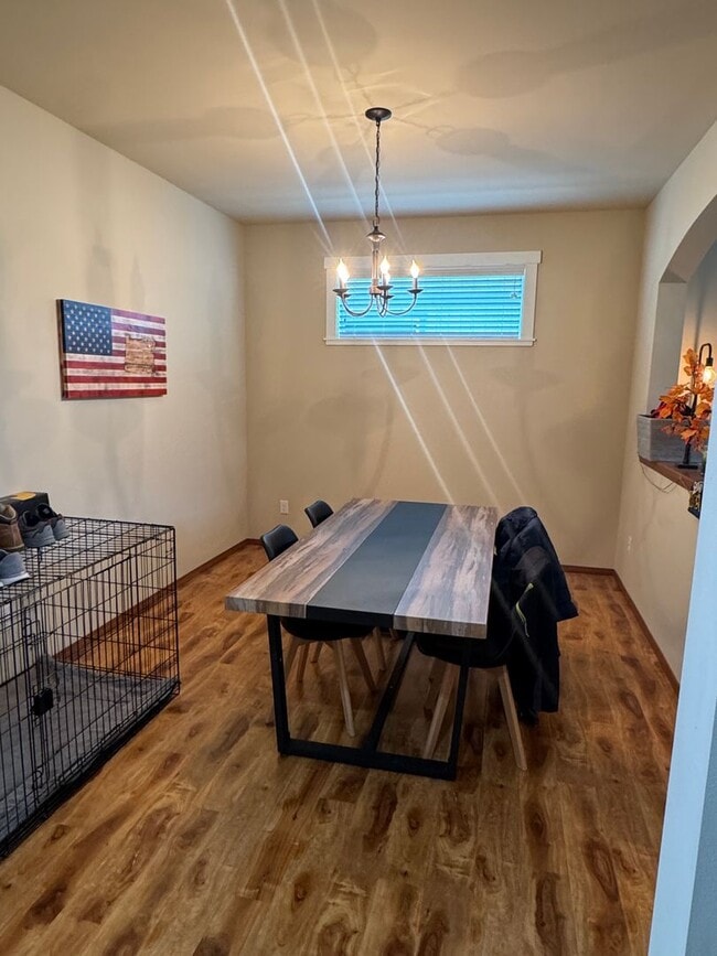 Building Photo - Spacious Vista View Home for Lease