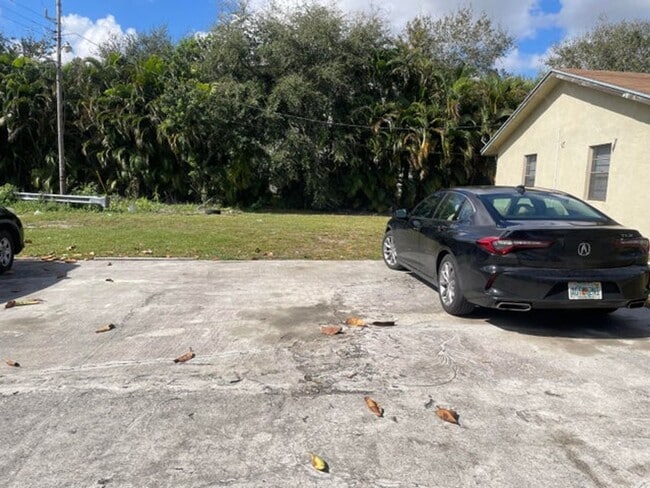 Building Photo - 4895 Badger Ave