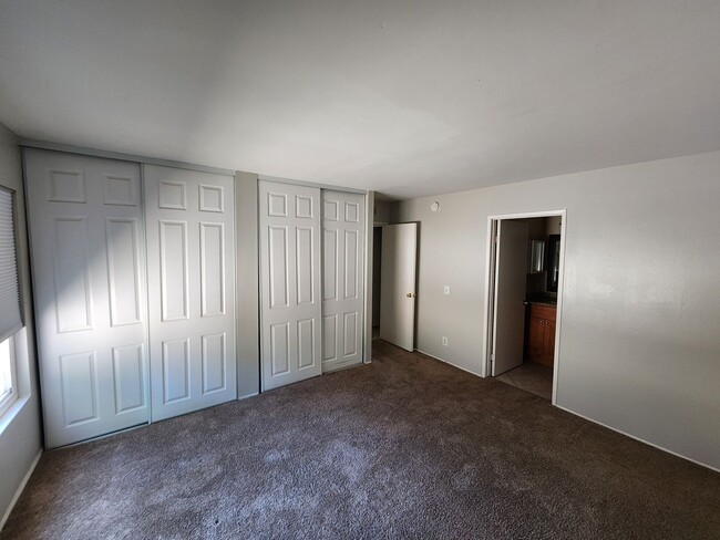 Building Photo - 3BR/2BA Single Family House