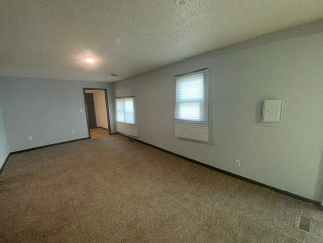 Building Photo - 707 Lawndale Ave