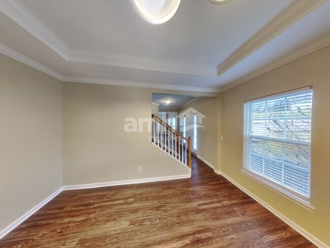 Building Photo - 7028 Oak Brook Terrace