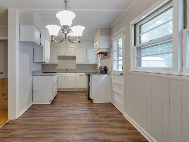 Building Photo - Beautiful renovation! 3bd 2 bath home in Sea Isle!