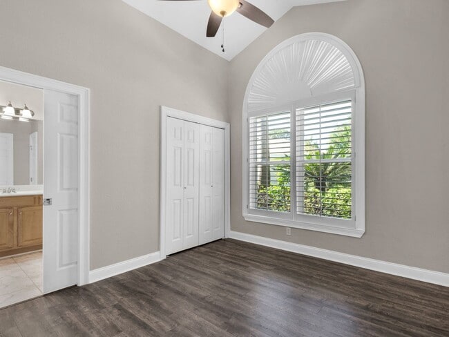 Building Photo - Gorgeous 3B/2.5B Home in Emerald Lakes Gat...