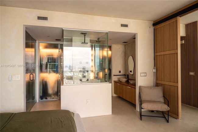 Building Photo - 1040 Biscayne Blvd