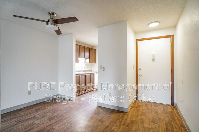 Building Photo - 14134 NE Sandy Blvd