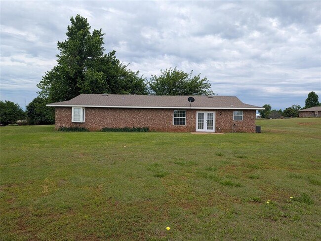Building Photo - 409 SW 27th Pl